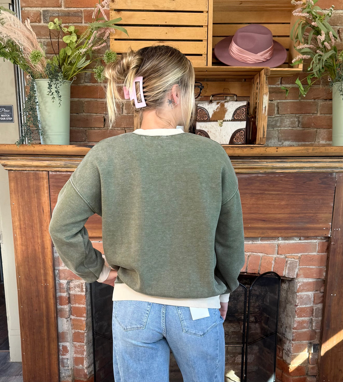 Backroad Bloom Crewneck